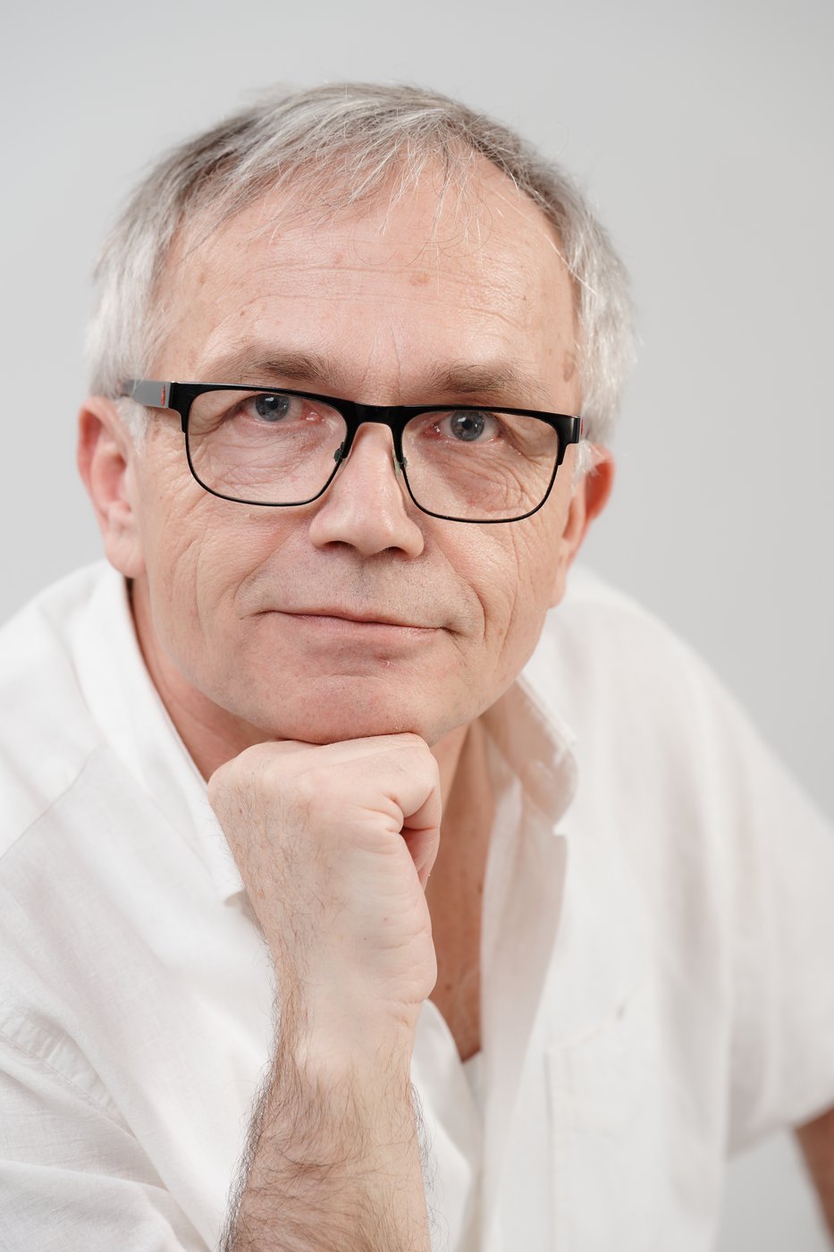 Stefan Podedworny — Fundator i Prezes Fundacji Promocji Badań nad Węchem i AI